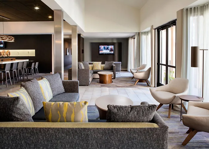 Courtyard By Marriott Airport 3*