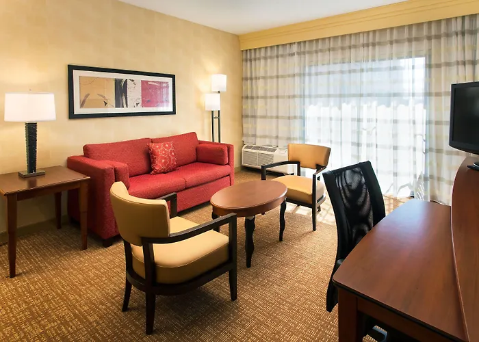 Courtyard By Marriott Airport Hotel 3*