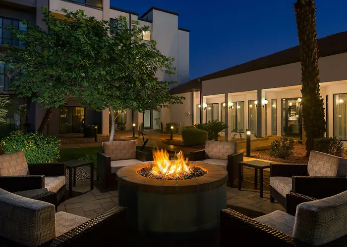 Courtyard By Marriott Airport Hotel Phoenix