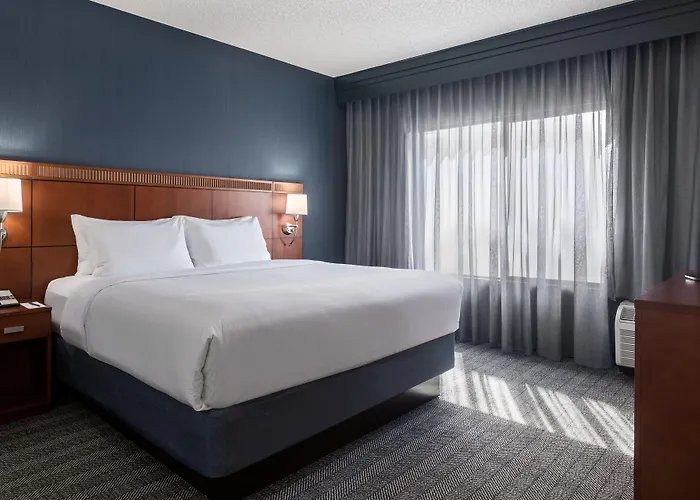 Courtyard By Marriott Airport 3*