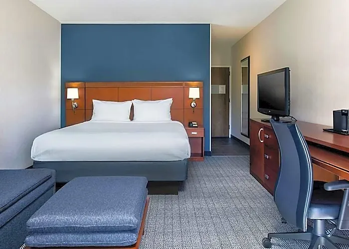 Courtyard By Marriott Airport Phoenix