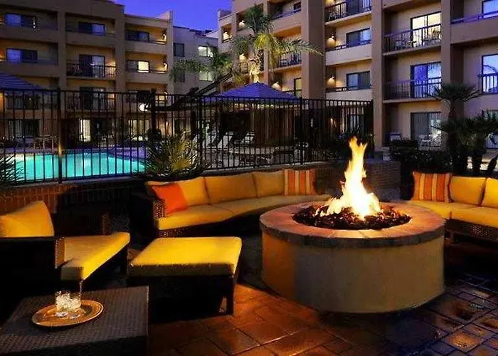 Courtyard By Marriott Airport Hotel Phoenix