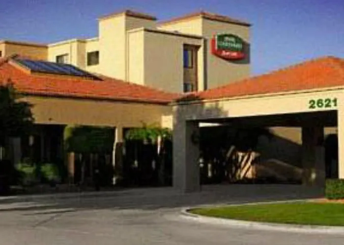 Courtyard By Marriott Airport 3*